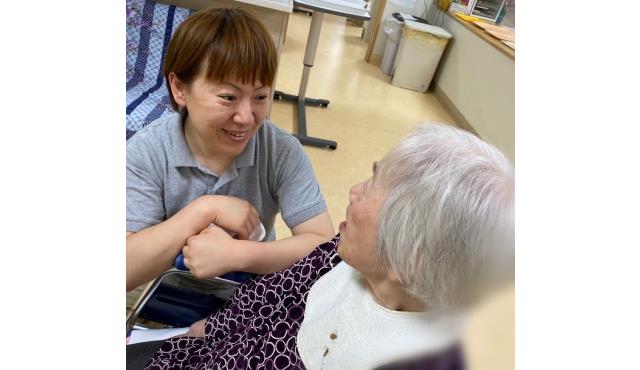 社会福祉法人慈心会 特別養護老人ホーム　緑苑/【介護職員】時給1170円〜／未経験可／無資格可／主婦（主夫）が活躍中／社会保険完備／セミナー参加費補助／副業可／社員登用あり／産休・育休制度実績あり／午後のみ勤務／平日のみ勤務可／通勤手当