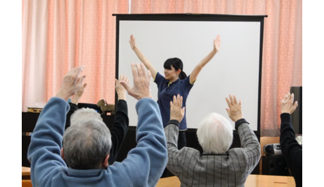 デイサービスの特徴でもあるレクリエーション！人は気持ちが動かないと体も動きません。
ご利用者様の『こなりたいな』『やってみたいな』『行ってみたいな』といった気持ちに寄り添って、様々なレクリエーションを企画しています◎