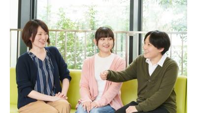 談笑している
