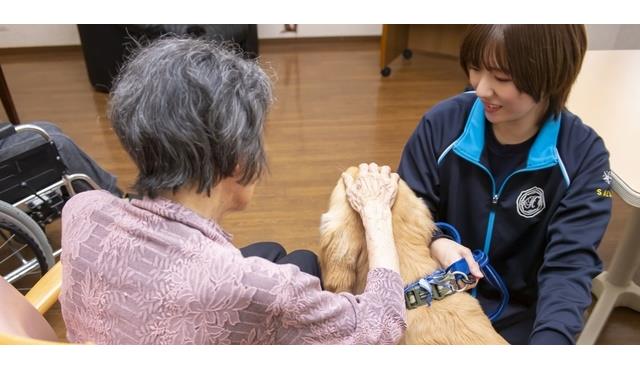 社会福祉法人博光福祉会 特別養護老人ホーム寿里苑サラ/【介護職員】月給25万円〜／未経験可／無資格可／主婦（主夫）が活躍中／社会保険完備／資格取得支援／セミナー参加費補助／食事補助／退職金／副業可／転居を伴う転勤なし／産休・育休制度実績あり／残業ほぼなし／通勤手当／住宅手当