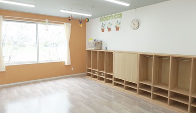 室内３