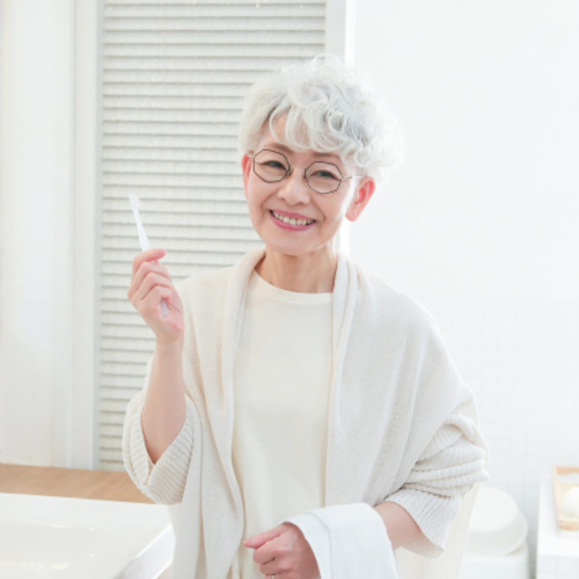 介護施設で取り組む口腔ケア！｜歯と口の健康週間で取り組むべきことや日常ケアの重要性